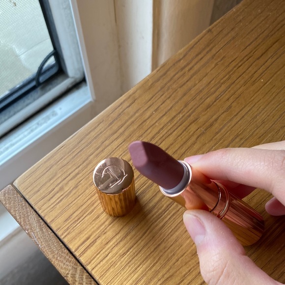 Charlotte Tilbury Matte Revolution - super model - Picture 2 of 5